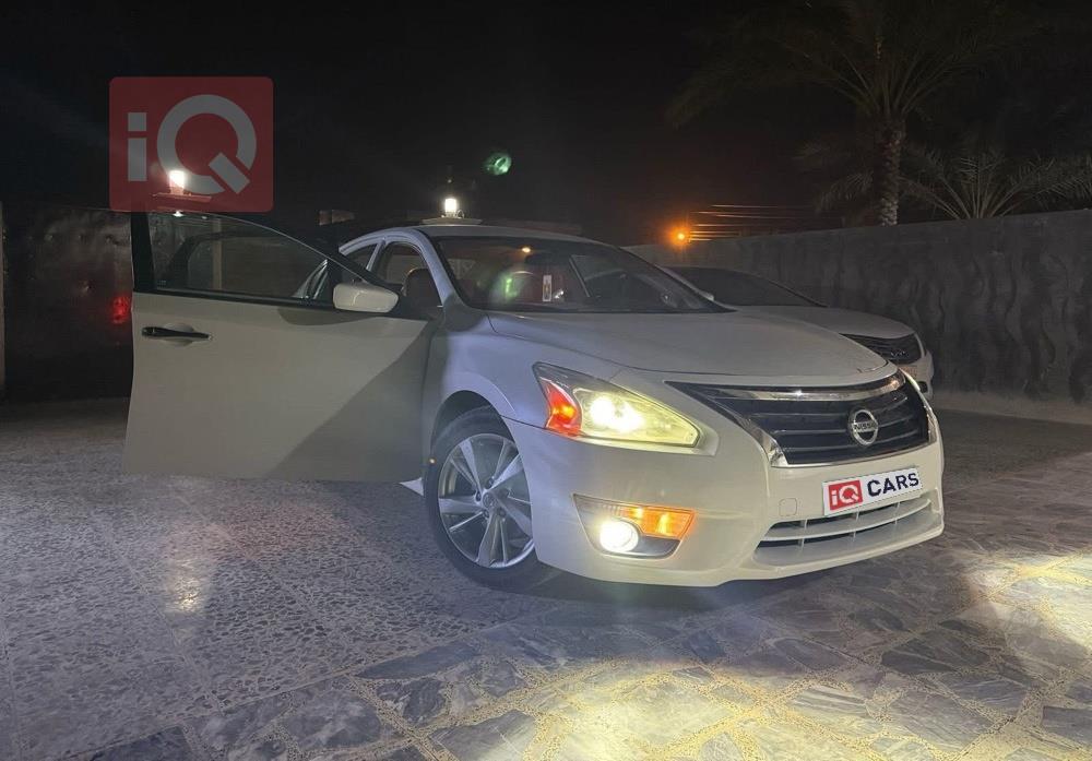 نيسان ألتيما